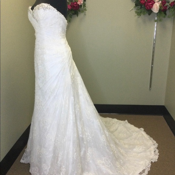 Maggie Sottero Store Sample on Sale ! Stunning wedding gown in a size 10! - Picture 2 of 4